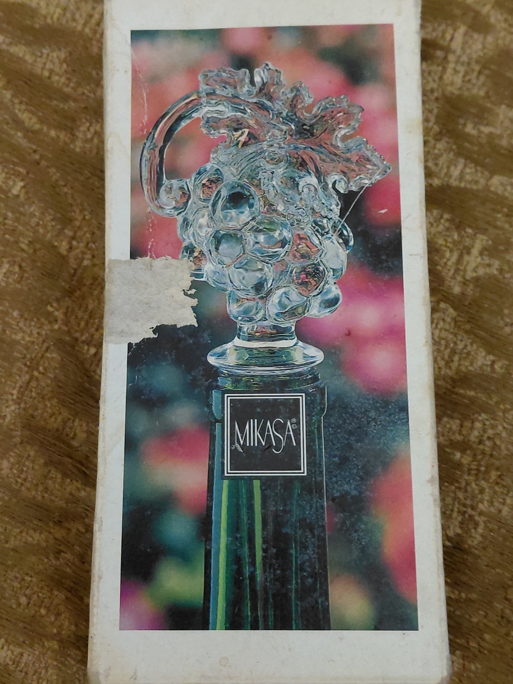 Mikasa Clear Glass Grape Cluster Bottle Stopper